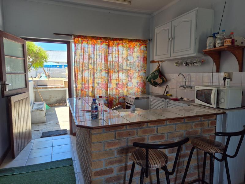6 Bedroom Property for Sale in Gansbaai Central Western Cape